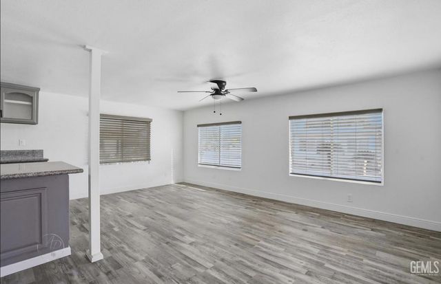 420 Oswell Street 37, Bakersfield, CA 93307