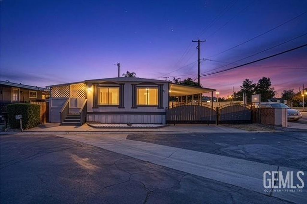 420 Oswell Street 37, Bakersfield, CA 93307