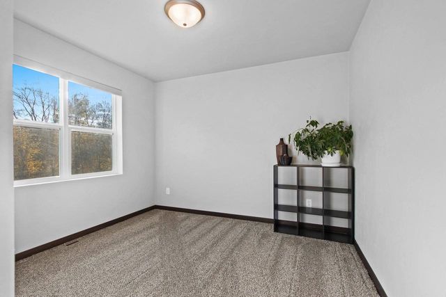 537 GOLF SIDE COURT, Hortonville, WI 84944