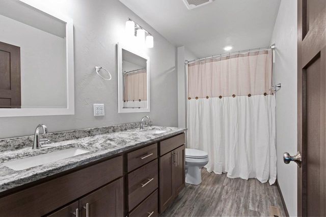 537 GOLF SIDE COURT, Hortonville, WI 84944