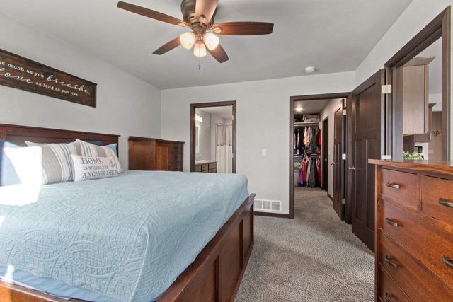 537 GOLF SIDE COURT, Hortonville, WI 84944