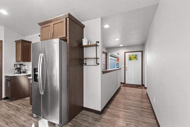 537 GOLF SIDE COURT, Hortonville, WI 84944