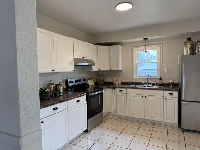 808 E 13th Street, Muncie, IN 47302