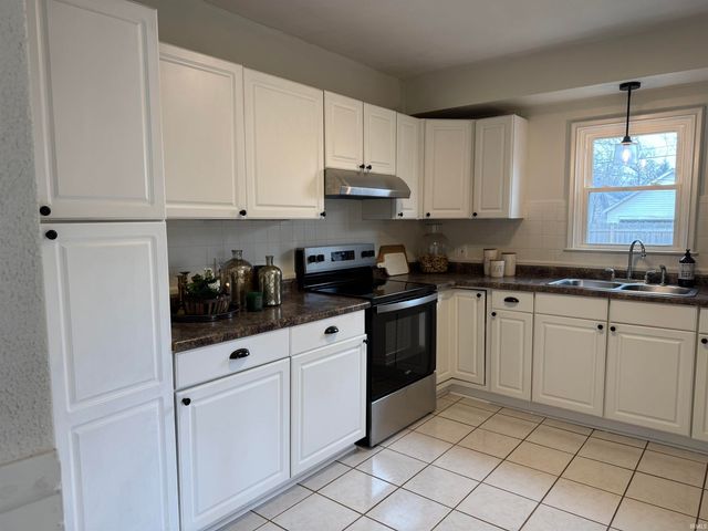 808 E 13th Street, Muncie, IN 47302