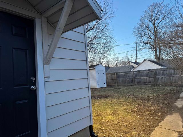 808 E 13th Street, Muncie, IN 47302