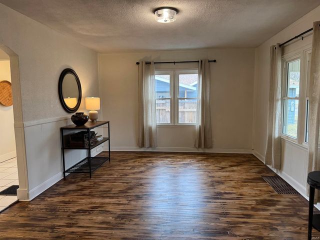 808 E 13th Street, Muncie, IN 47302