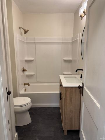 808 E 13th Street, Muncie, IN 47302