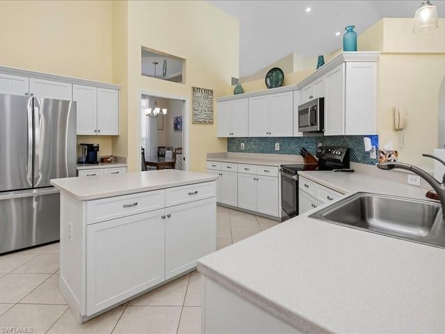 6670 Huntley LN N, Naples, FL 34104