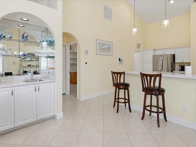 6670 Huntley LN N, Naples, FL 34104