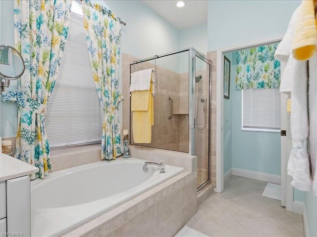 6670 Huntley LN N, Naples, FL 34104
