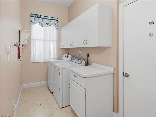 6670 Huntley LN N, Naples, FL 34104