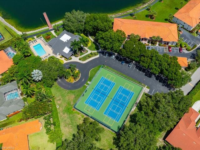 6670 Huntley LN N, Naples, FL 34104