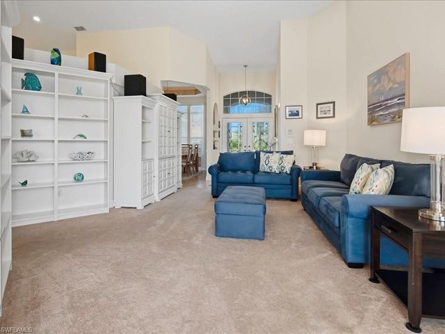 6670 Huntley LN N, Naples, FL 34104