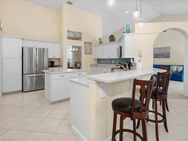 6670 Huntley LN N, Naples, FL 34104