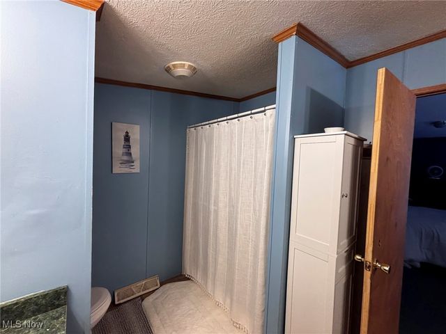 7195 Lakeview Road, Hanoverton, OH 44423