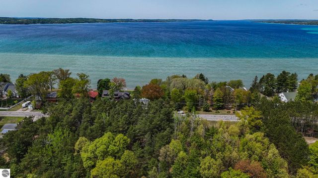 5882 Crystal Beach Road, Rapid City, MI 49676