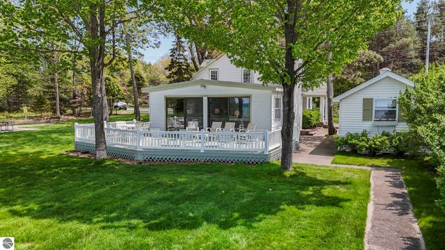 5882 Crystal Beach Road, Rapid City, MI 49676