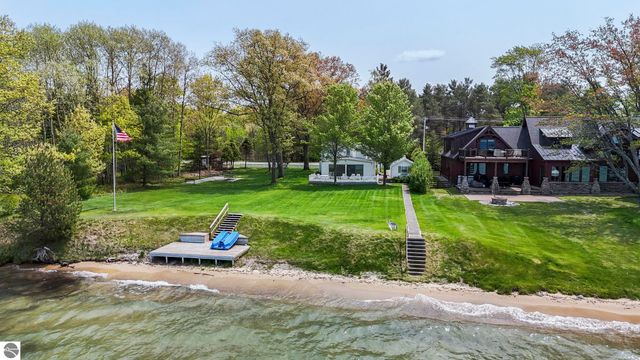 5882 Crystal Beach Road, Rapid City, MI 49676