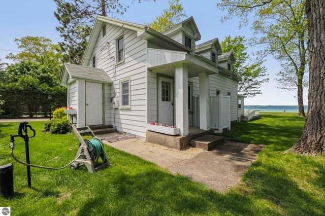 5882 Crystal Beach Road, Rapid City, MI 49676