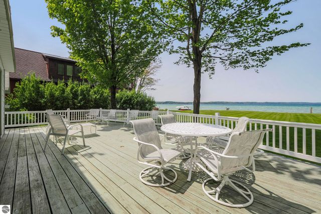 5882 Crystal Beach Road, Rapid City, MI 49676