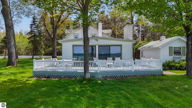 5882 Crystal Beach Road, Rapid City, MI 49676