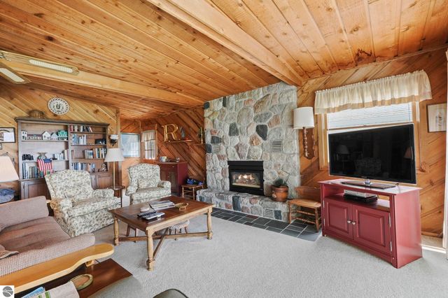 5882 Crystal Beach Road, Rapid City, MI 49676