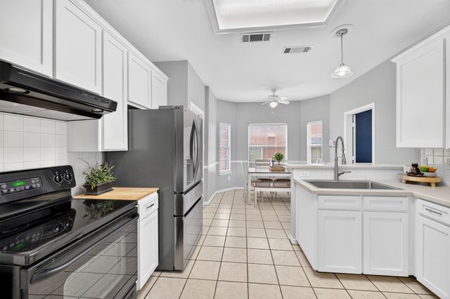 2724 Winterlake Drive, Carrollton, TX 75006