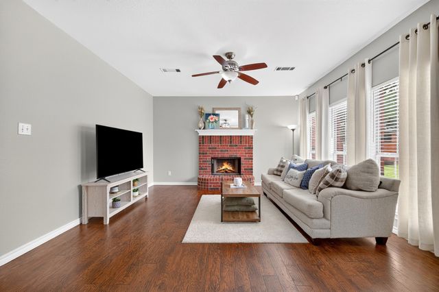 2724 Winterlake Drive, Carrollton, TX 75006