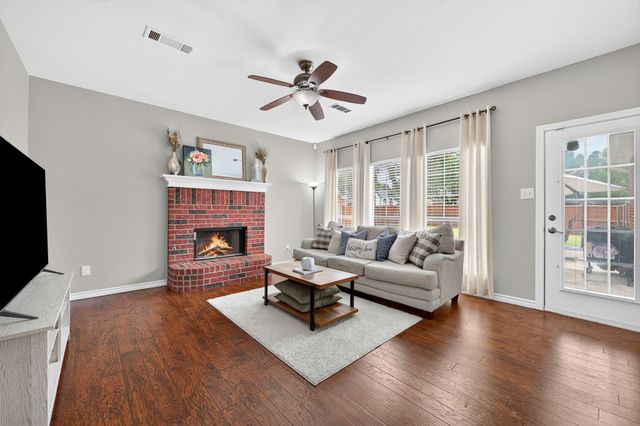 2724 Winterlake Drive, Carrollton, TX 75006