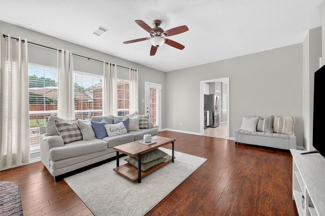 2724 Winterlake Drive, Carrollton, TX 75006