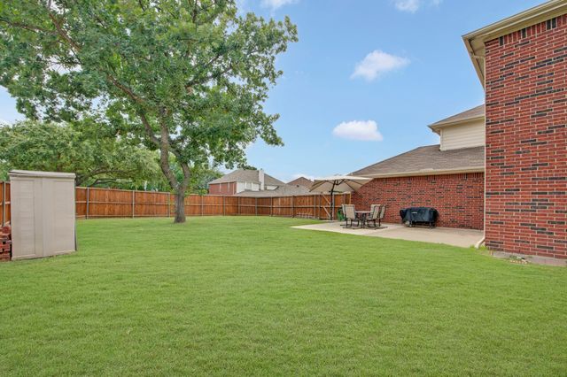 2724 Winterlake Drive, Carrollton, TX 75006