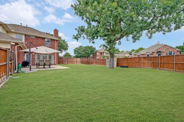 2724 Winterlake Drive, Carrollton, TX 75006