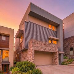 15 Bailey Park Lane, Mt Washington, PA 15210