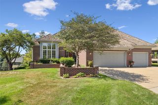 5535 Glen Oaks Point, West Des Moines, IA 50266
