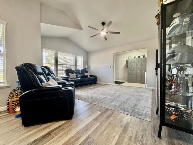 1716 Wingfoot Dr, Yuba City, CA 95993