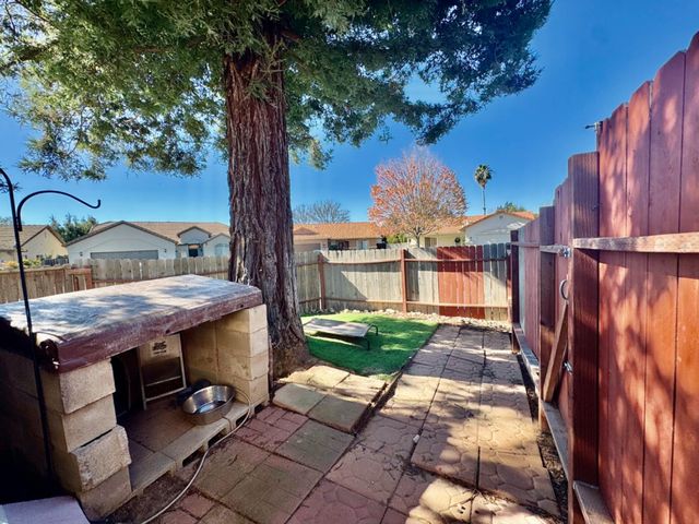 1716 Wingfoot Dr, Yuba City, CA 95993