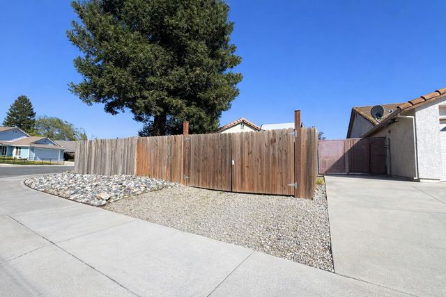 1716 Wingfoot Dr, Yuba City, CA 95993