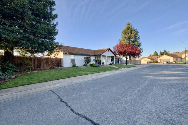 1716 Wingfoot Dr, Yuba City, CA 95993