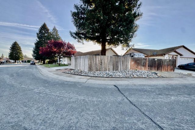 1716 Wingfoot Dr, Yuba City, CA 95993