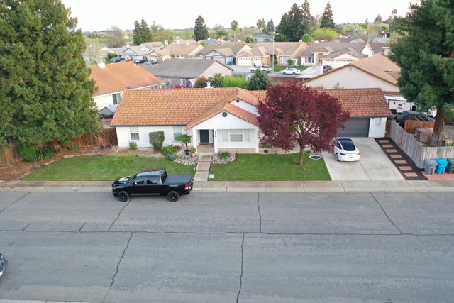 1716 Wingfoot Dr, Yuba City, CA 95993