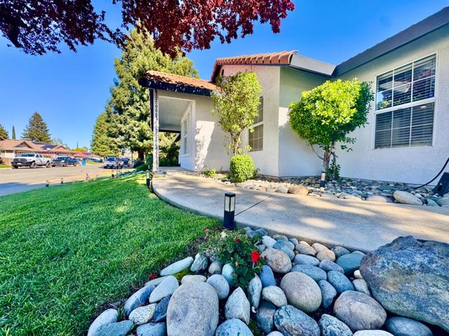 1716 Wingfoot Dr, Yuba City, CA 95993