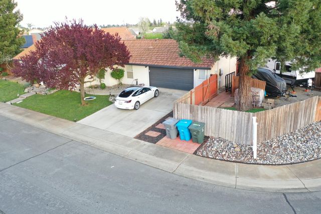 1716 Wingfoot Dr, Yuba City, CA 95993