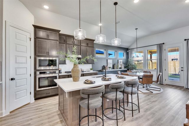 105 Edgemoor CV, Georgetown, TX 78628