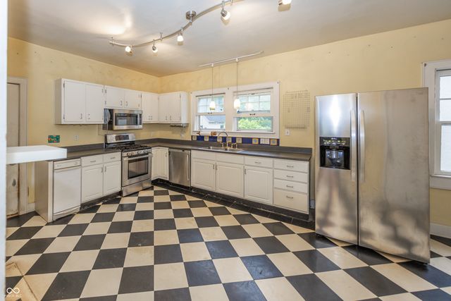 4304 Central Avenue, Indianapolis, IN 46205