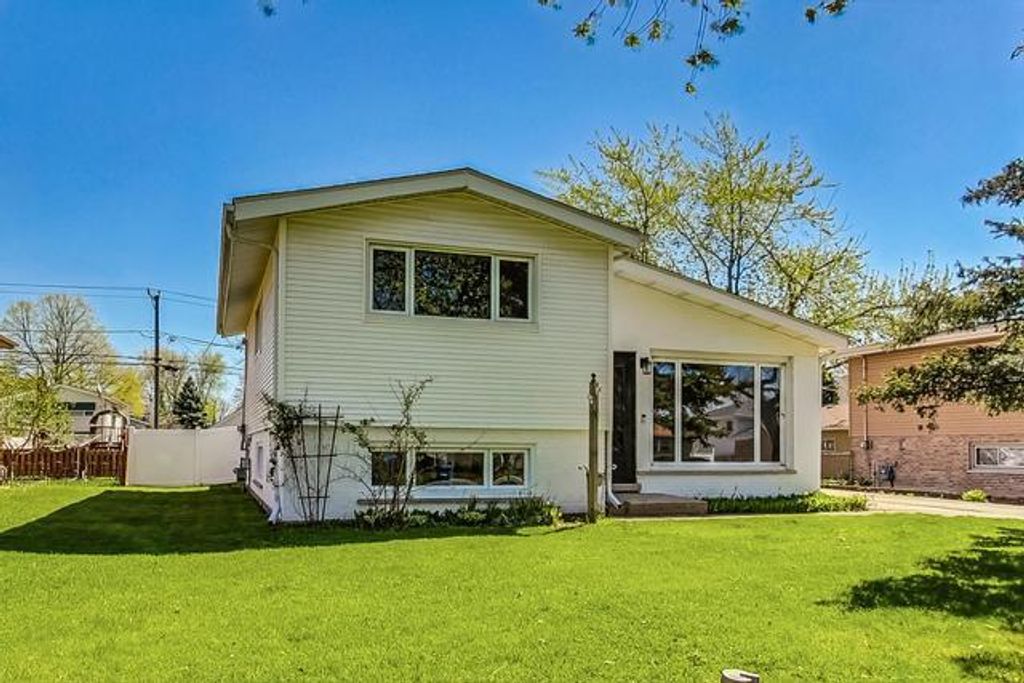 509 N Willow Road, Elmhurst, IL 60126