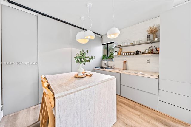 1910 NW 47th St, Miami, FL 33142