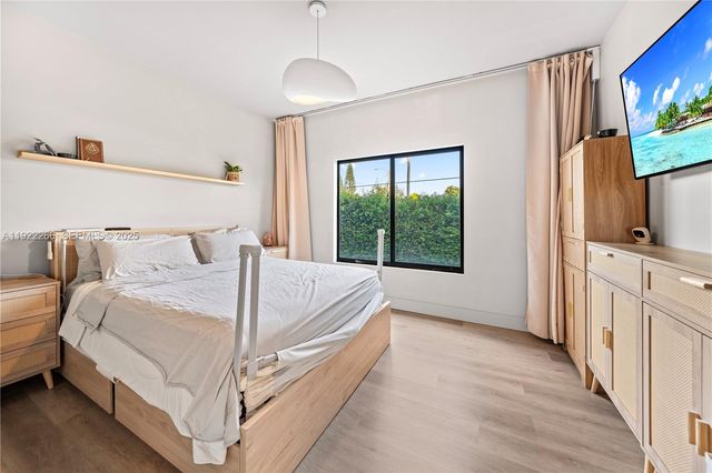 1910 NW 47th St, Miami, FL 33142