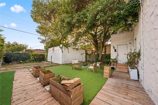 1910 NW 47th St, Miami, FL 33142