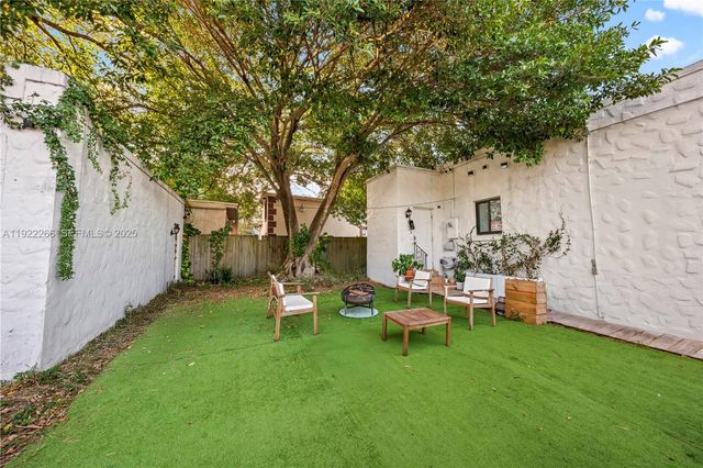 1910 NW 47th St, Miami, FL 33142