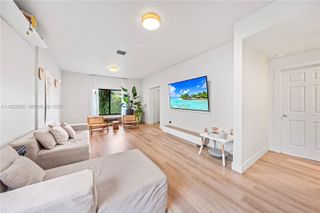 1910 NW 47th St, Miami, FL 33142